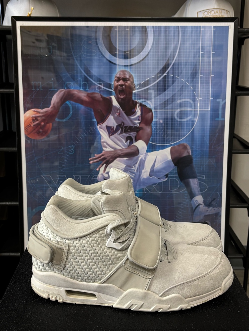 Size 11- Nike Air Trainer Cruz Light Bone Cream Sneakers Weave 777535-003 2016
